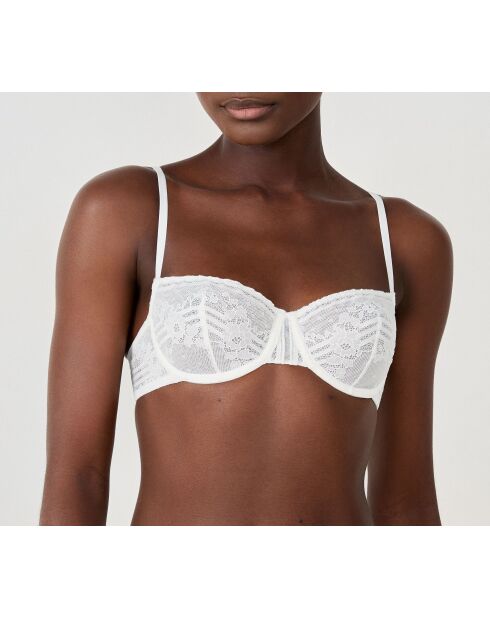 Cremefarbener BH mit Bügel Nr. 9