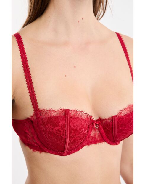 Roter Maskerade-BH mit Bügel