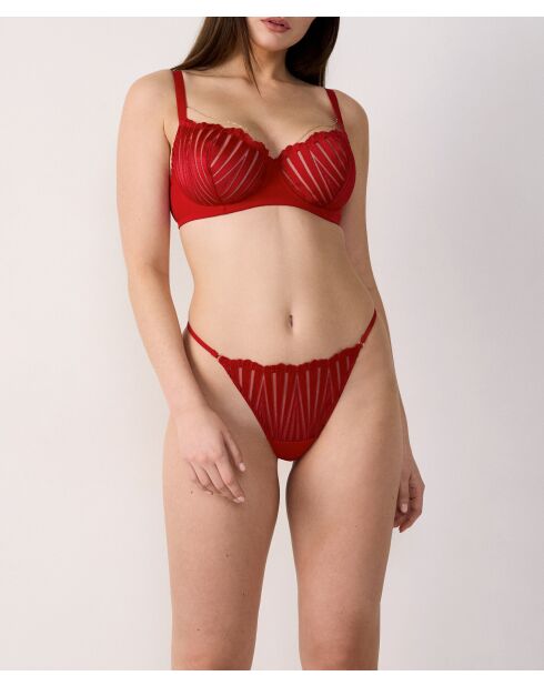 Prachtige rode beugelbeha nr. 9