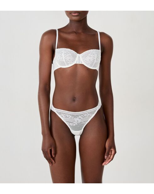 Cremefarbener BH mit Bügel Nr. 9