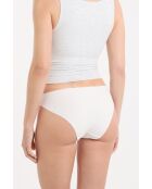 Unsichtbares weißes Höschen