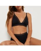 Bonito sujetador negro con aros