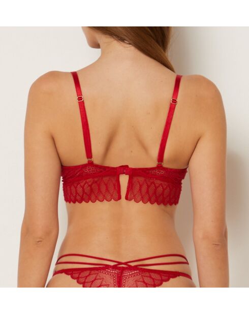 Intens rode bh met beugel nr. 9