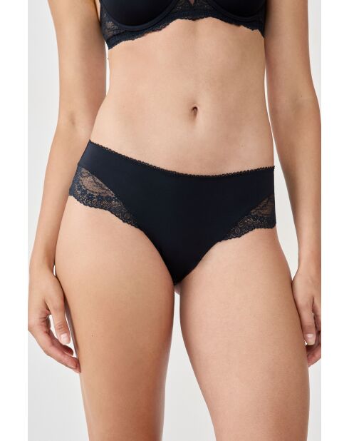 Pure Delicate schwarze Shorty