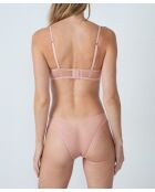 Vrolijke blozende bh met beugel