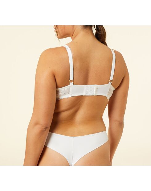 Witte beugelbeha nr. 5 Sentiment