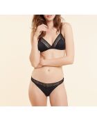 Gezellige zwarte string