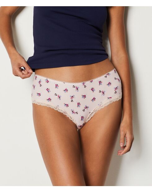 Shorty Lena roze achtergrond