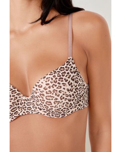 No. 4 Pure Fit beugelbeha met roze achtergrond