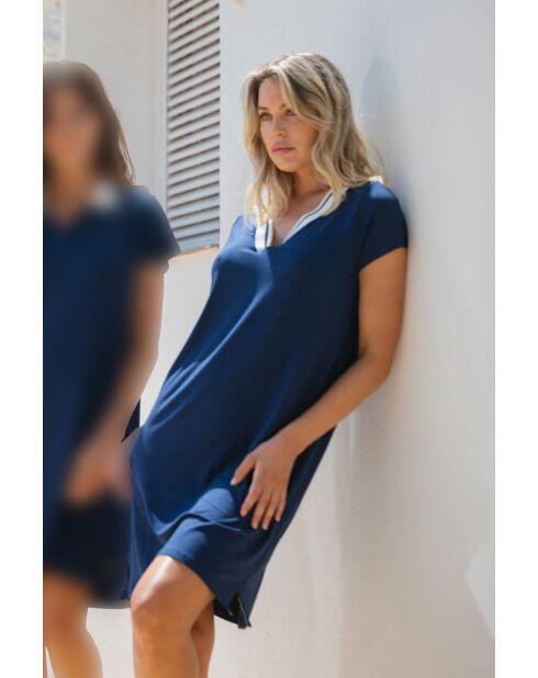 Marineblaues Luxus-Sportkleid mit V-Ausschnitt und B-Ausschnitt