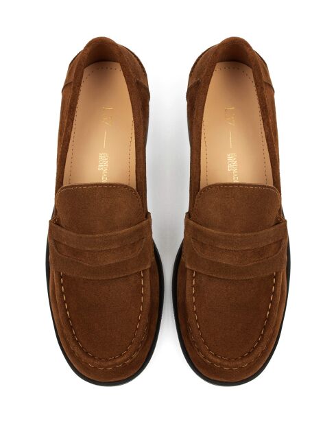 Instappers van camelkleurig suède met rechte pasvorm