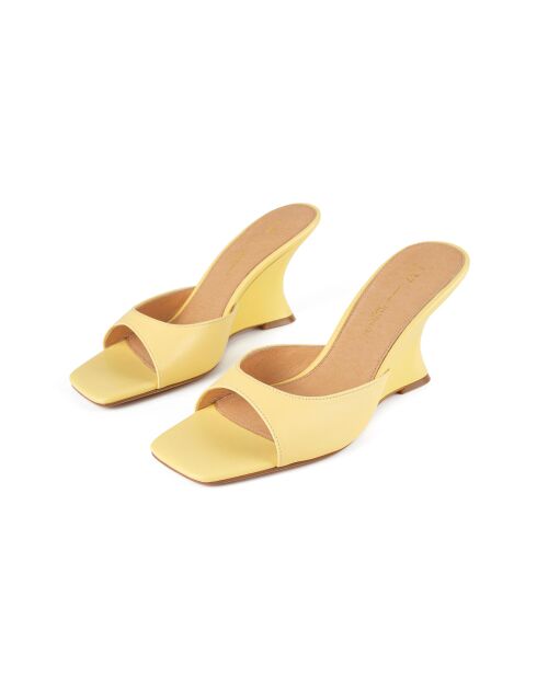 Mules de piel amarilla On Top Of The World