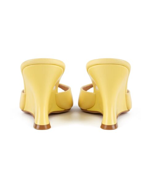 Mules de piel amarilla On Top Of The World