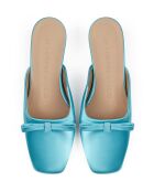 Mules Sophie de satén azul