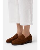 Instappers van camelkleurig suède met rechte pasvorm