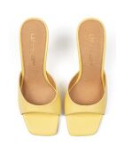 Mules de piel amarilla On Top Of The World