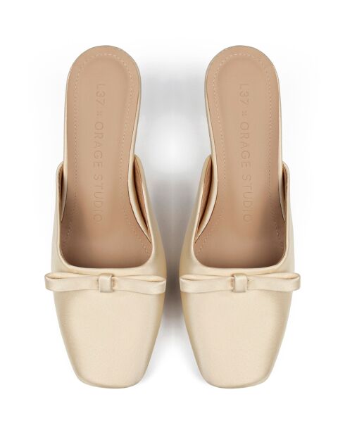 Mules de satén Sophie blanquecinos