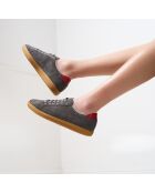 Sneakers Mina aus grauem Veloursleder