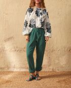 Romantica blouse met Indiase bloemenprint in maravoile-blauwe combinatie