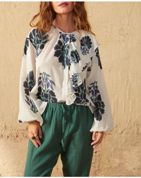 Romantica blouse met Indiase bloemenprint in maravoile-blauwe combinatie