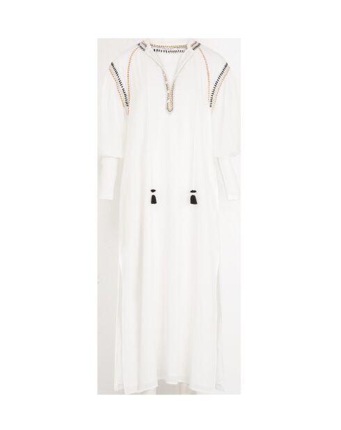 Vestido Matriochka bordado de Kristi en una combinación de blanco maravoile