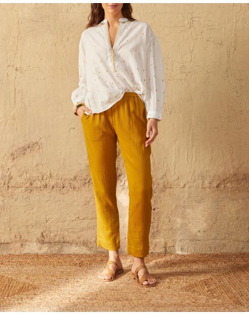 Goudkleurige blouse met Matriochka-patroon in maravoile-witte combinatie