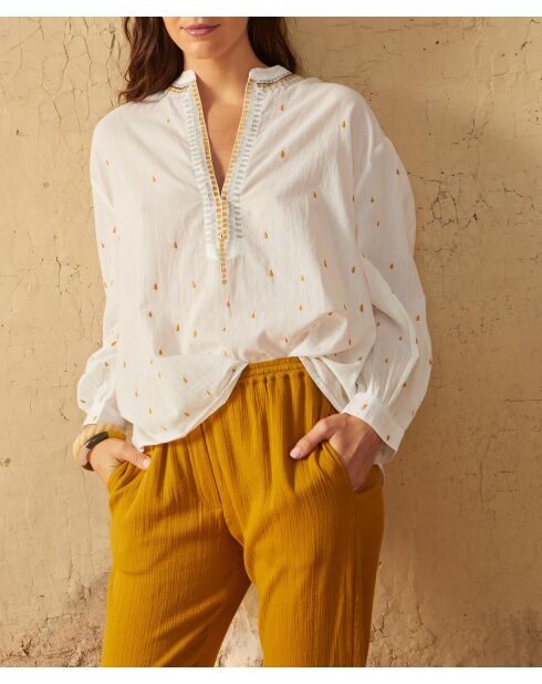 Goudkleurige blouse met Matriochka-patroon in maravoile-witte combinatie