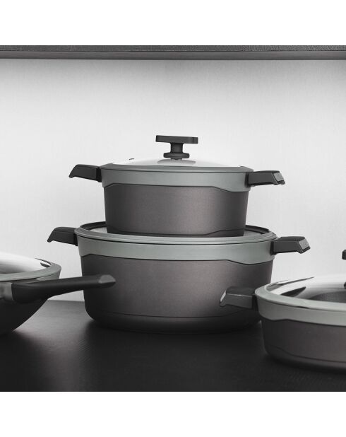Set van 2 pannen + 1 steelpan met grijze, zwarte deksels