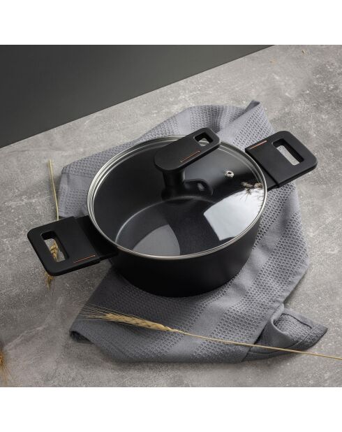 Niedriger Kochtopf mit schwarzem Deckel, Durchmesser 20 cm