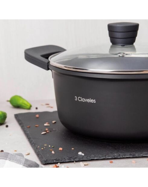 Set van 3 zwarte stoofschotels en 1 braadpan