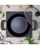 Set van 3 potten + deksels + een steelpan + pannen + zwarte grillpan