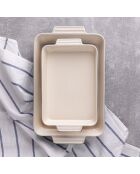 Set mit 2 Küchenutensilien: Löffel und Spatel + 2 rote/grüne rechteckige Schalen