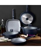 Cazuela MasterPro de color gris índigo con tapa de inducción, diámetro 28 x 13 cm