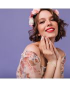 Edelstahlarmband, verziert mit funkelnden Goldkristallen