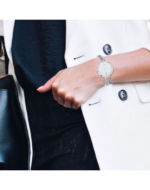 Nola horloge versierd met een robijn en fonkelende zilveren kristallen