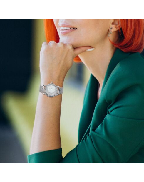 Elegante orologio decorato con un diamante nero e scintillanti cristalli argentati