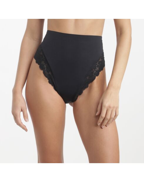 String Dentelle noir