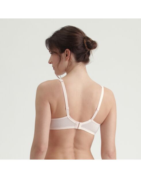 Inès De La Fressange roze samenwerkingsbeha