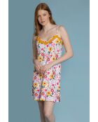 Nachthemd verziert mit bunten Blumen