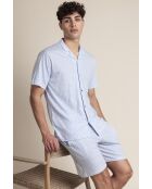 Klassischer Pyjama mit kurzen offenen Ärmeln, Streifen und blauen Tupfen