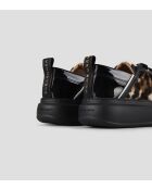 Zwarte sneakers van zandleer van Wembley