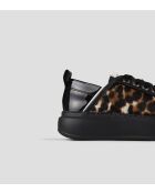 Zwarte sneakers van zandleer van Wembley