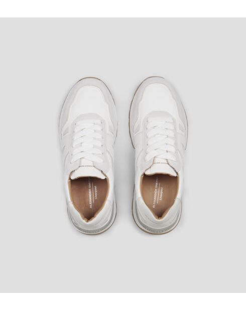 Witte sneakers van Liverpool