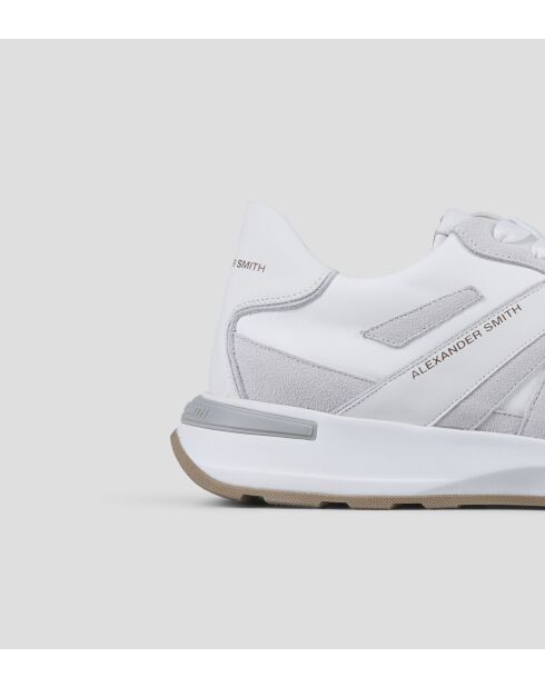 Witte sneakers van Liverpool