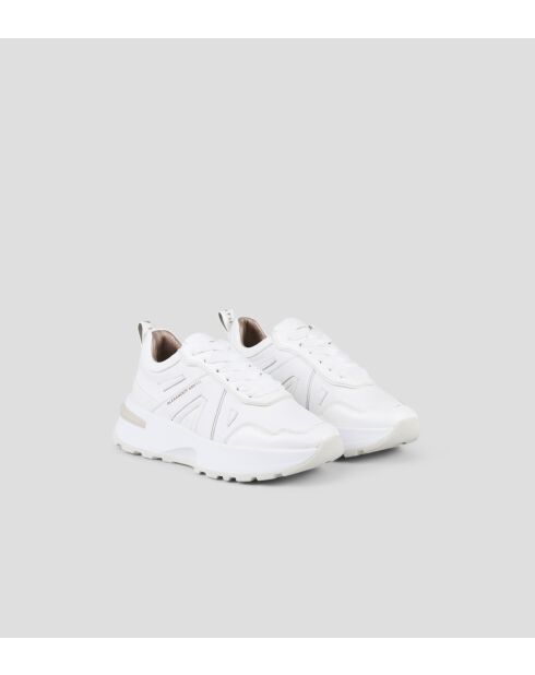 Witte sneakers van Liverpool