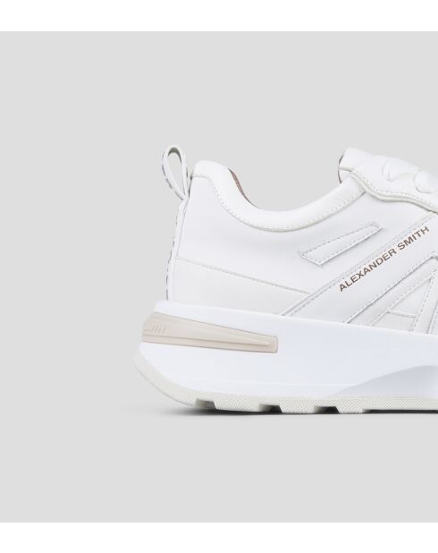 Witte sneakers van Liverpool