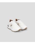 Weiße Kupfer-Turnschuhe von Liverpool