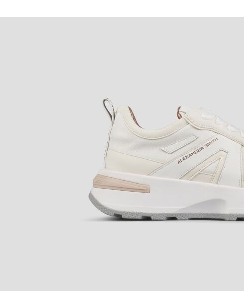 Witte sneakers van Liverpool