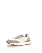 Witte sneakers van zandleer van Qwark