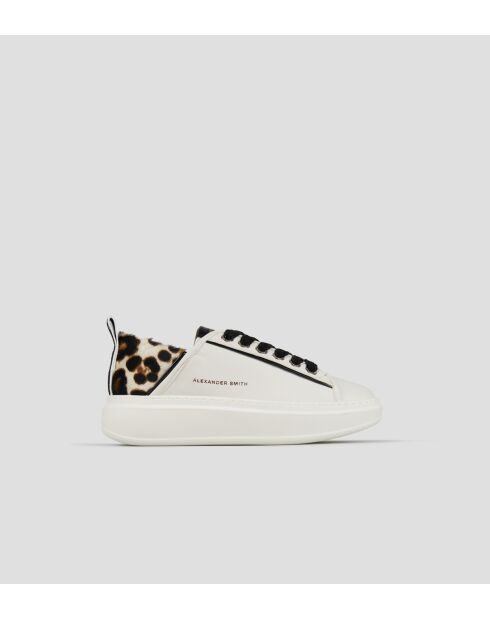 Witte sneakers van zandleer van Wembley